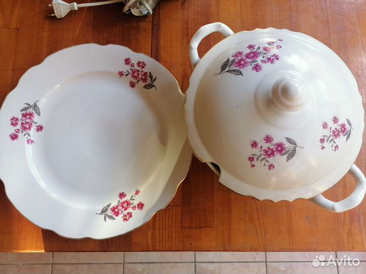 Супница, блюдо и селëдочница