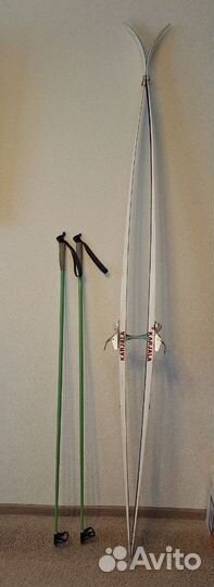 Лыжи, палки, лыжные ботинки