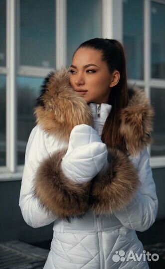 Комбинезон для девушек с мехом белый