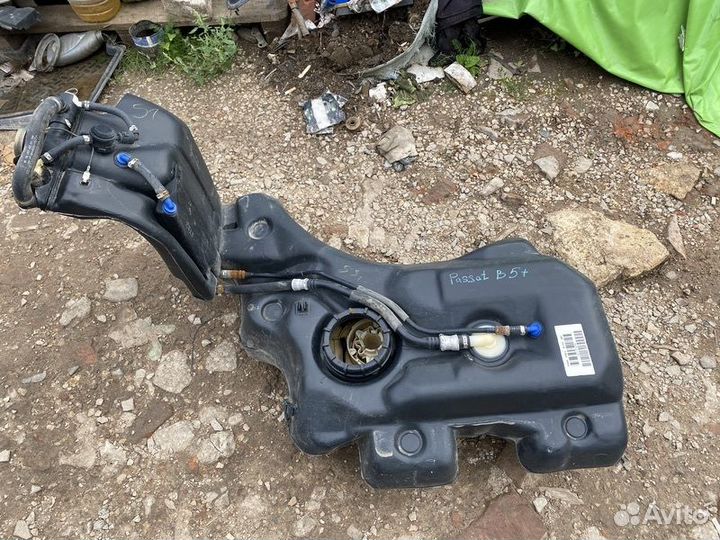 Топливный бак Volkswagen Passat B5