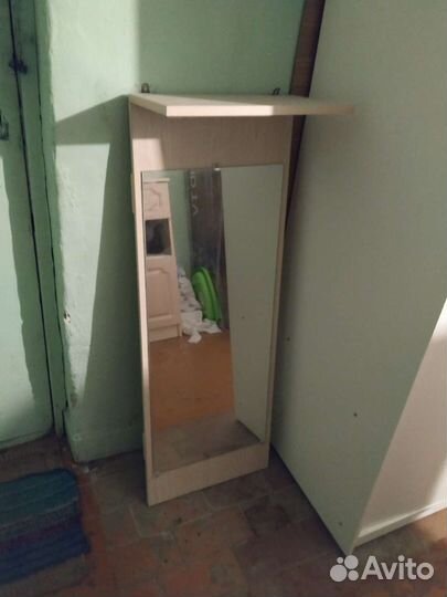 Вешалка для одежды настенная