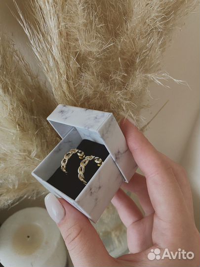 Серьги кольца золотого цвета