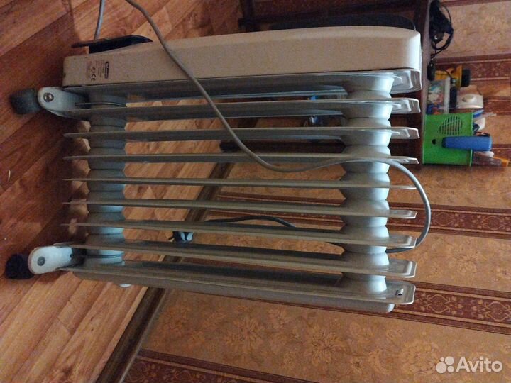 Масляный обогреватель delonghi б/у
