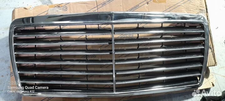Решетка радиатора Mercedes Benz E class W124