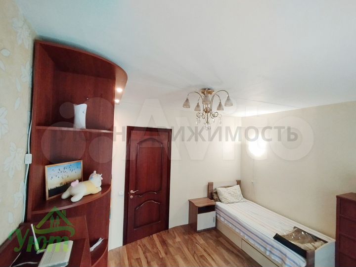 Доля в 3-к. квартире, 53,5 м², 2/9 эт.