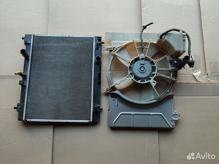 Радиатор и Диффузор радиатора охлаждения