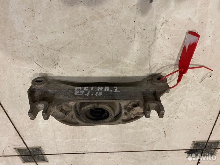 Кронштейн кпп Renault Megan 2