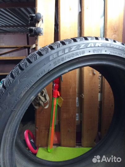 Bridgestone Blizzak Spike-01 225/40 R18 106T