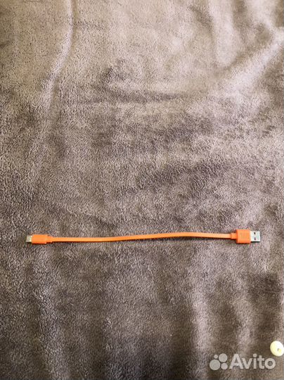 Провод для зарядки наушников или телефона