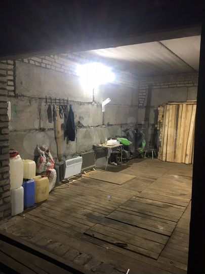 Гараж, > 30 м²