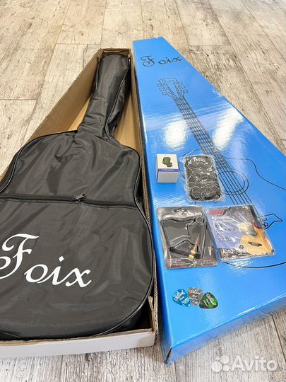 Акустическая гитара