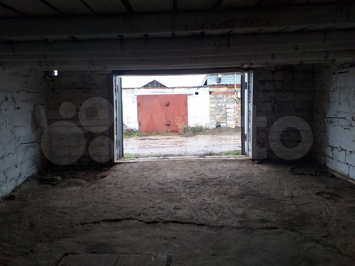 Гараж, > 30 м²