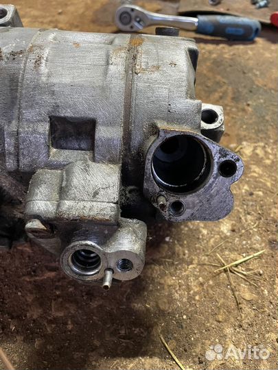 Компрессор кондиционера VW Passat B5 VR5 AGZ 2.3