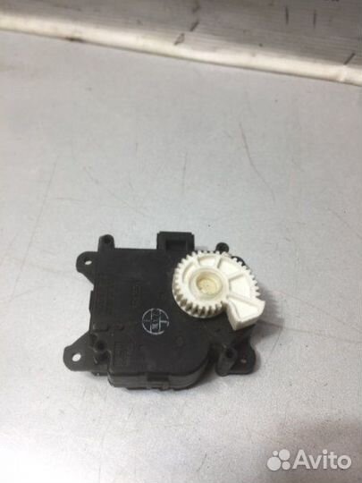 Сервопривод заслонки отопителя Toyota Corolla E150