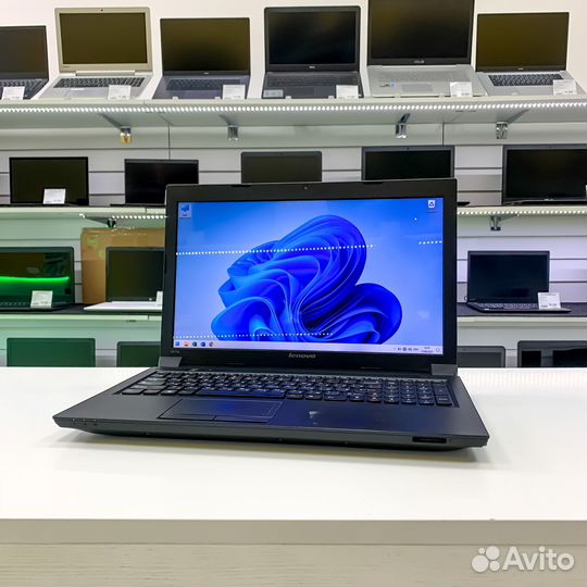 Ноутбук Lenovo I7/8RAM/SSD
