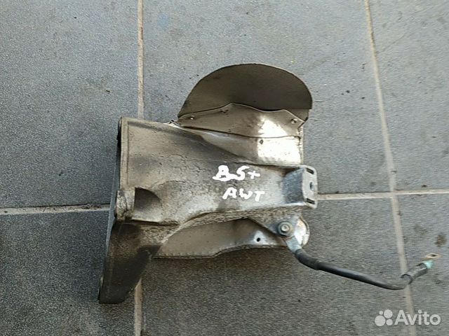 Опора, кронштейн двс AWT