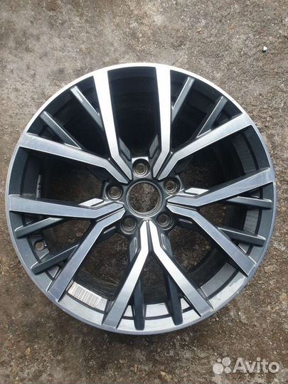 Тигуан диск литой r17