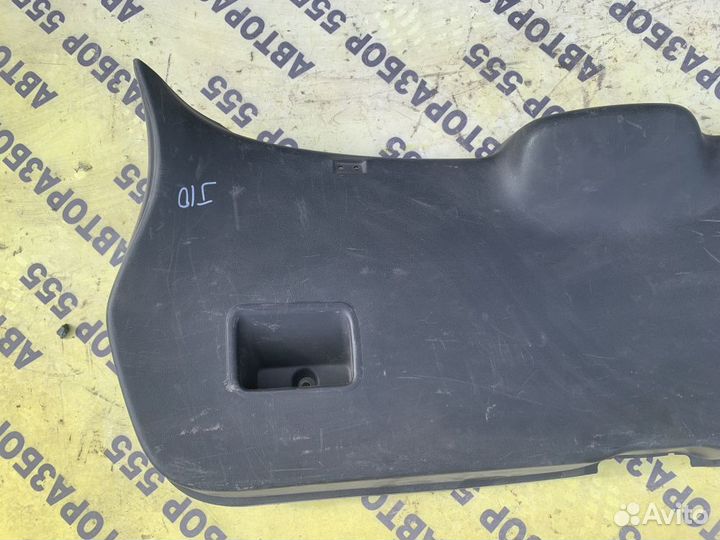 Обшивка двери багажника Nissan Qashqai