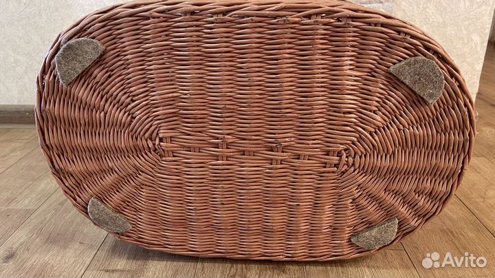 Корзина плетеная из бумажной лозы
