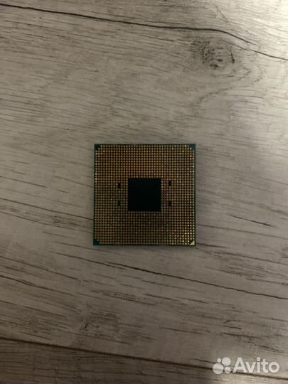 Процессор AMD Ryzen 3 2200g