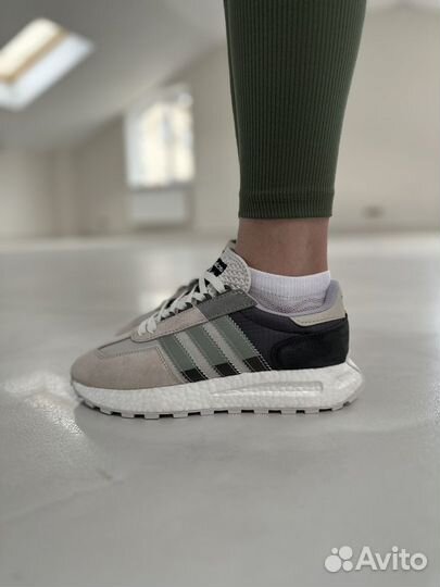 Кроссовки женские Adidas