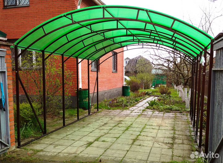 Навес для автомобиля из поликарбоната