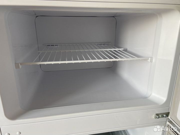 Холодильник Beko DS 325000