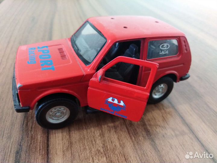 Автомобиль игрушечный LADA 4x4