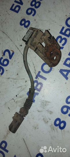 Датчик ускорения передний левый на Volkswagen Phae