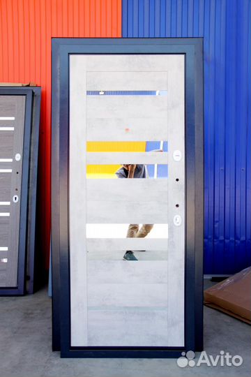Дверь входная металлическая
