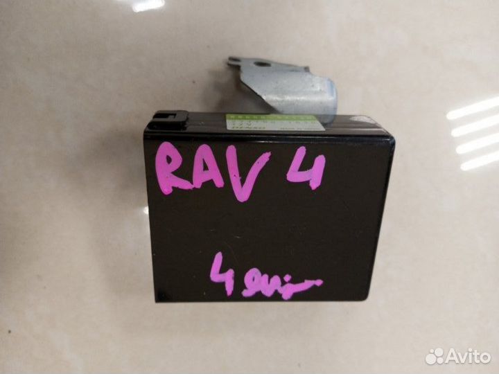 Блок электронный Toyota Rav 4 внедорожник 1AZ 2000