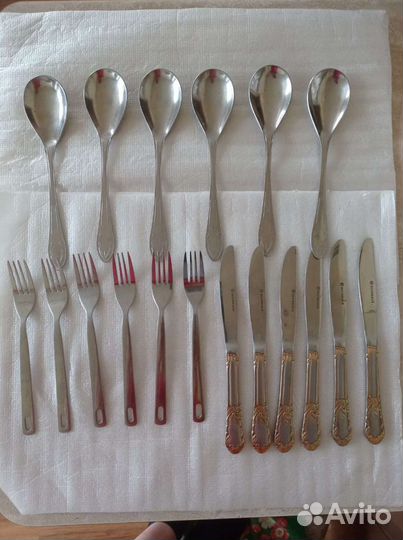 Набор ложек, вилок, ножей