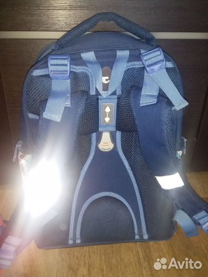 Рюкзаки ранцы школьные