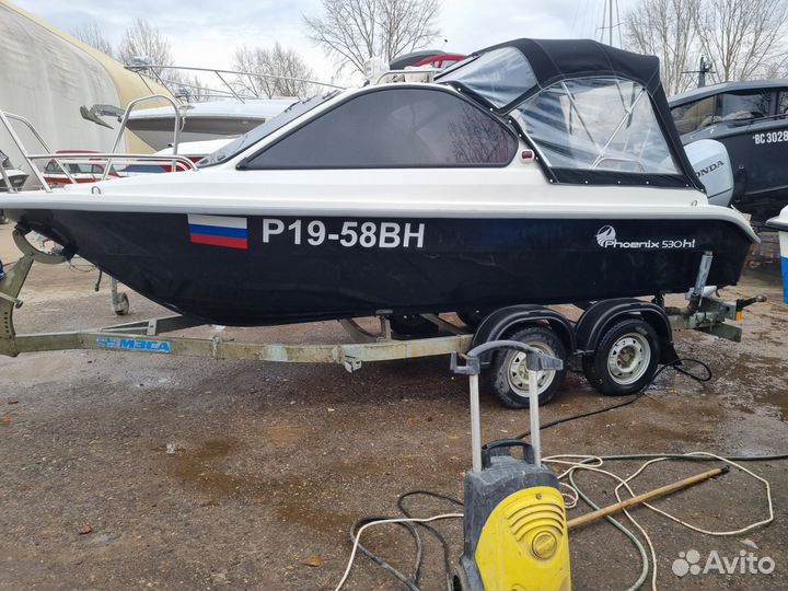 Катер Phoenix 530HT