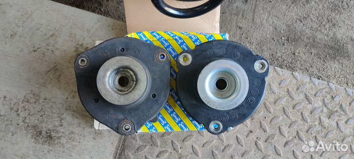 Опора подшипника стойки ntn-snr kb65713