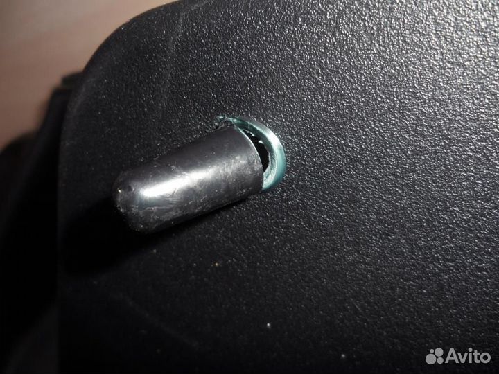 Обшивка багажника правая Mitsubishi Lancer 10 2010