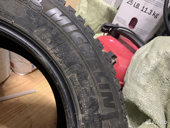 Michelin X-Ice North 215/65 R16