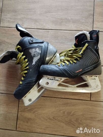 Коньки хоккейные проф Easton mako 43 размер (9d)