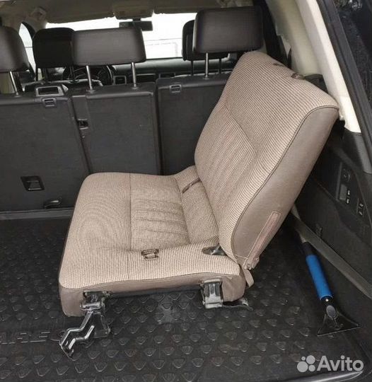 Сиденье третьего ряда на Тойота