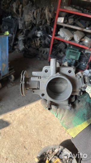 Mazda 323 BA 1.5 дроссельная заслонка