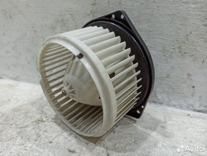 Моторчик печки Ниссан