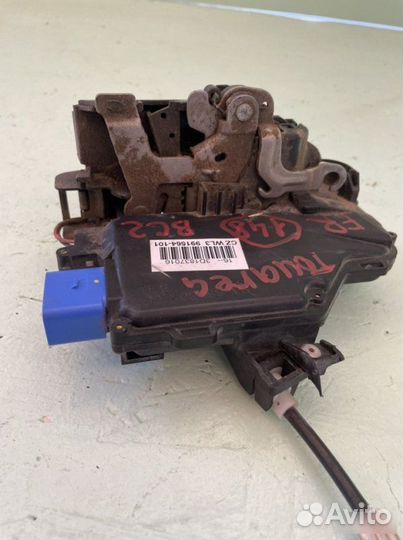 Замок передний правый Volkswagen Touareg 7L