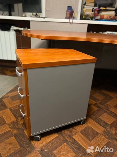 Офисная мебель