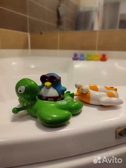Игрушки для купания в ванной