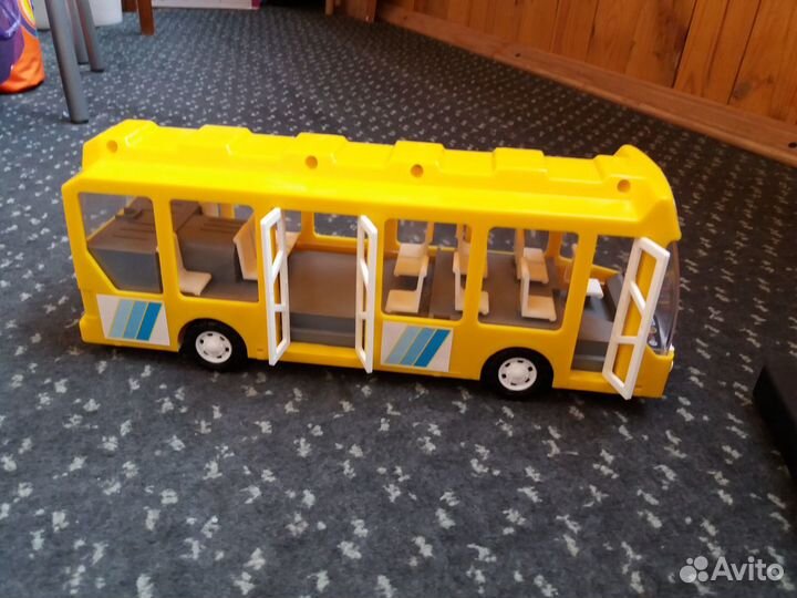 Автобус на пульте управления