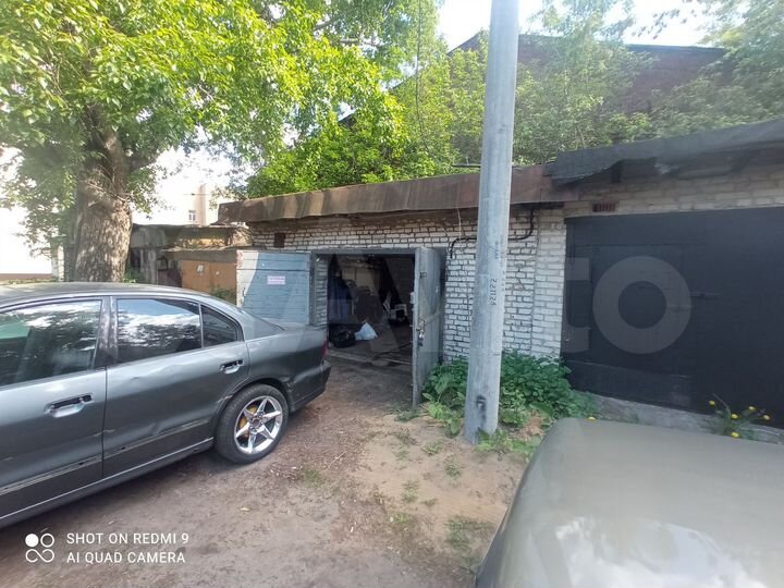 Гараж, > 30 м²