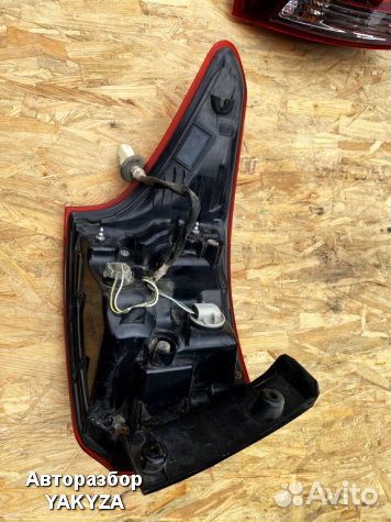 Правый фонарь в крыло Митсубиси Аутлендер 3 рест