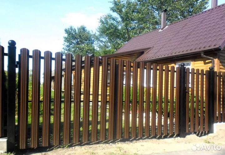 Забор из евроштакетника цена за метр качественно