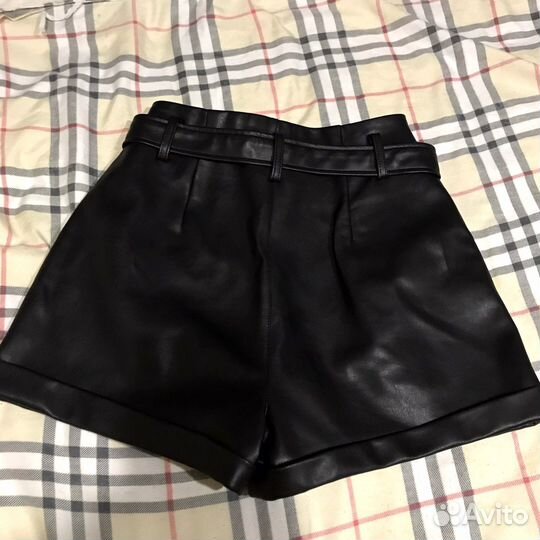 Кожаные шорты для девушки S(M)