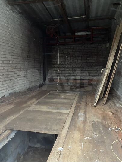 Гараж, > 30 м²